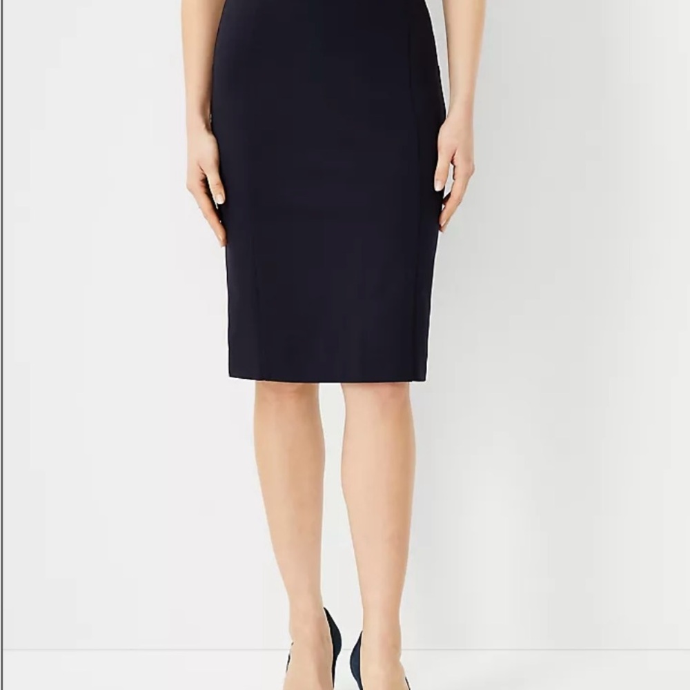 NWT Ann Taylor Ponte Pencil Skirt Knee-Length (Sz 2)